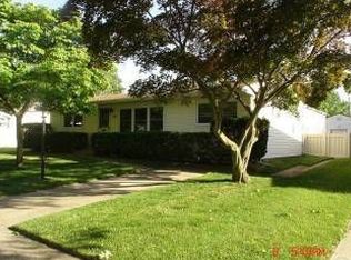 30 Indian Queen Ln, Maple Shade, NJ 08052