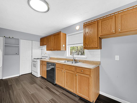 4th image of 6659 Connecticut St