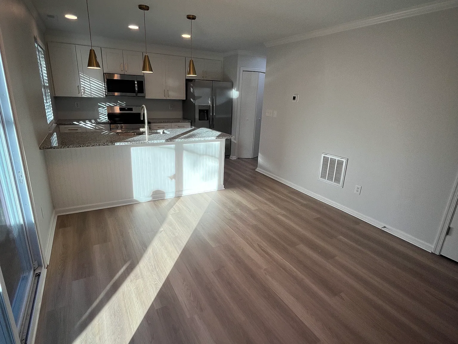 2 bed, 1254 sqft, $1,975 — Photo 2