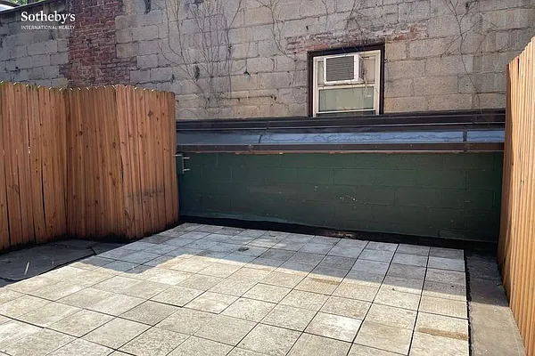 Rented by Sotheby's International Realty | media 26