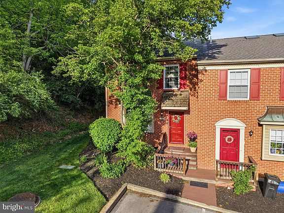 2nd image of 629 Coates Ln