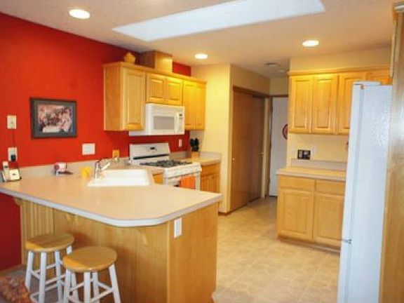 Kitchen - Eating Bar