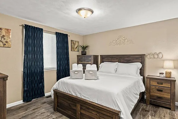 2 bed, 900 sqft, $1,799 — Photo 2
