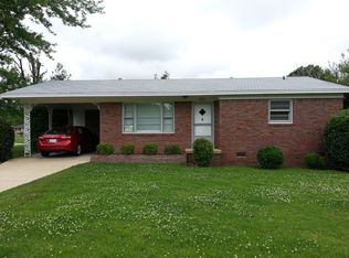 501 Fairlane Dr, Greenfield, TN 38230