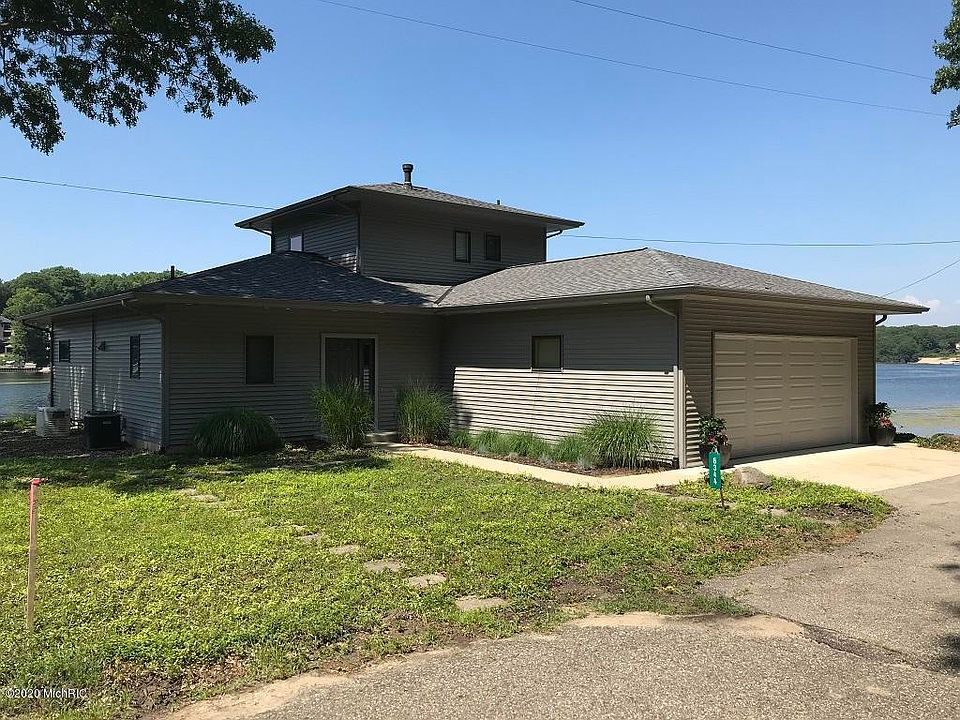 1st image of 6344 Silver Lake Dr