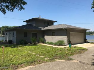 6344 Silver Lake Dr, Saugatuck, MI 49453