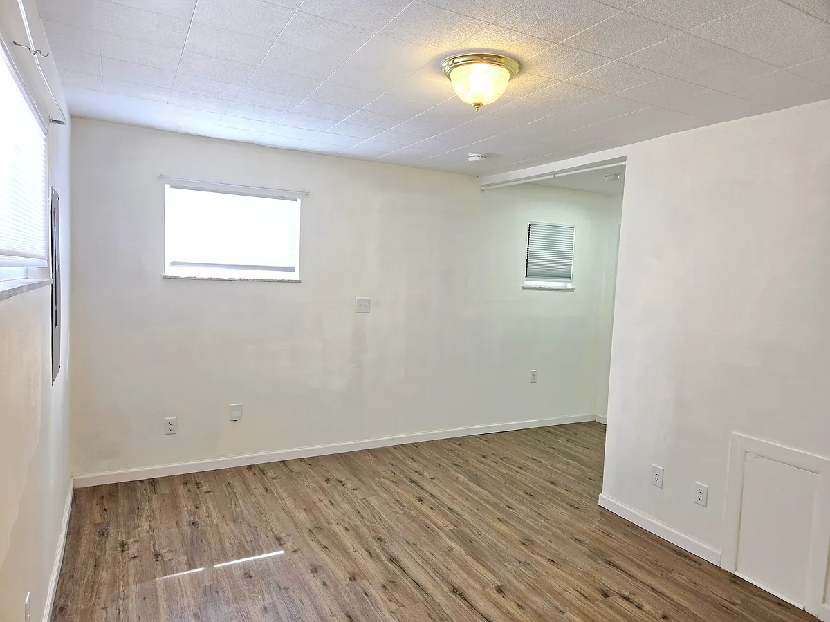 Building Photo - 2604 Shroyer Rd #2