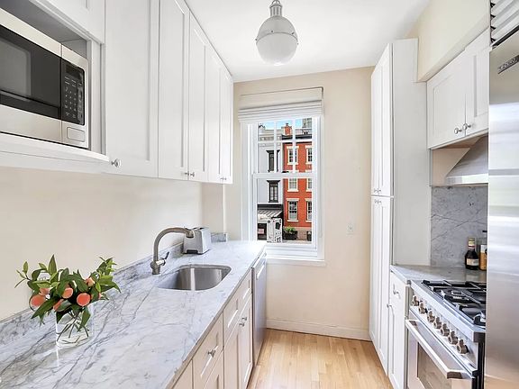5th image of 299 W 12th St #2CD