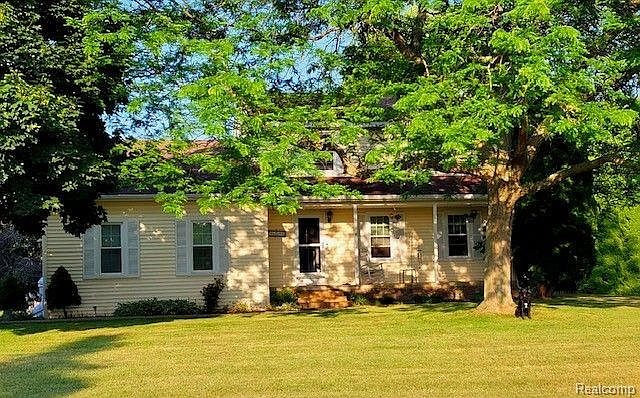 1st image of 60379 Lamplighter Dr