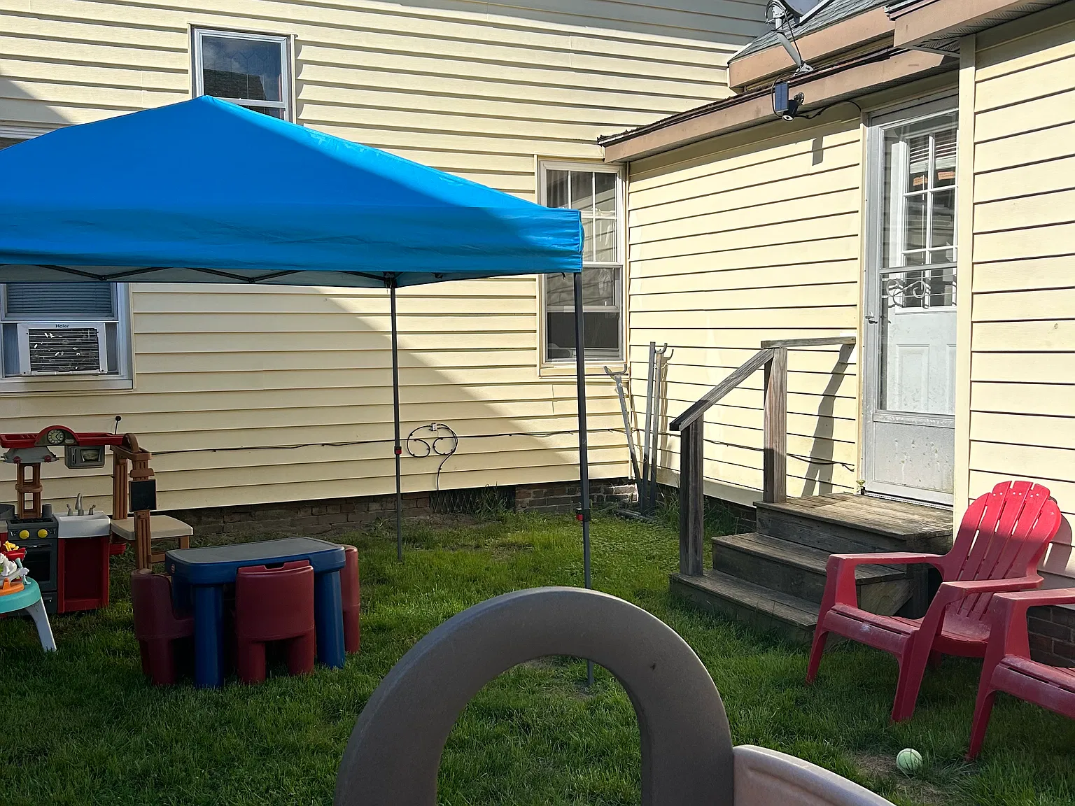 3 bed, 1400 sqft, $2,200 — Photo 4