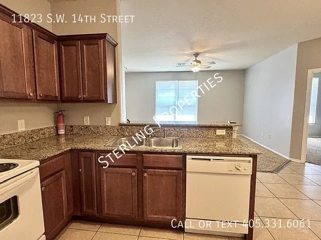 11823 SW 14th St — Photo 13