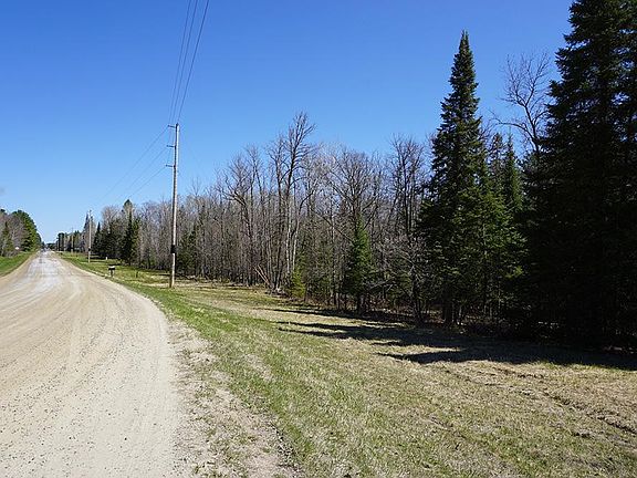 3rd image of 401 Wilderness Waves Ln SW