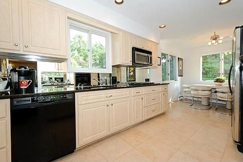 5th image of 21 Joyce Ln