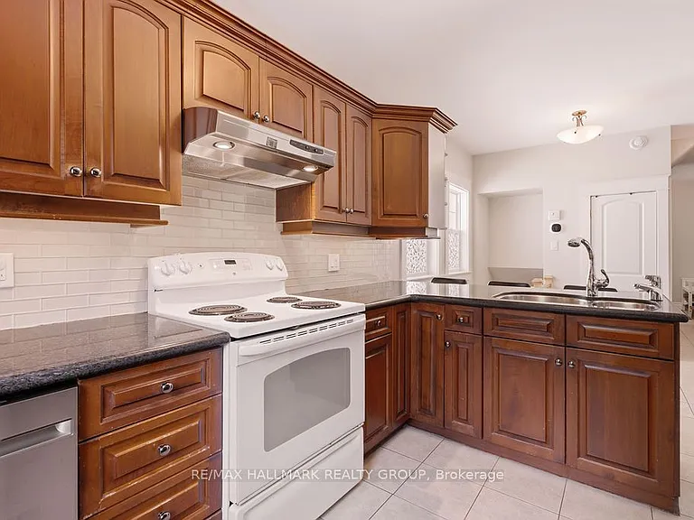 94 Marlborough Ave — Photo 18