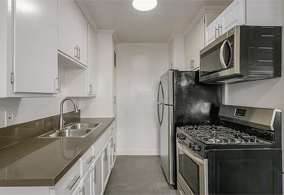 3rd image of 6047 Eleanor Ave APT 3