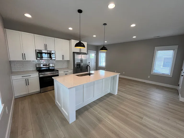 1213 N Madison St — Photo 10