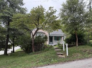 6 W 12th St, Parkville, MO 64152