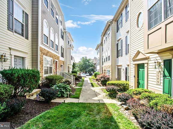 3rd image of 3583 Sherbrooke Cir