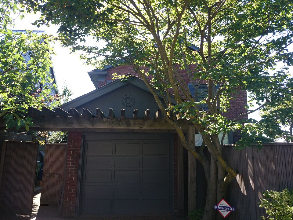 2nd image of 2031 Broadway E