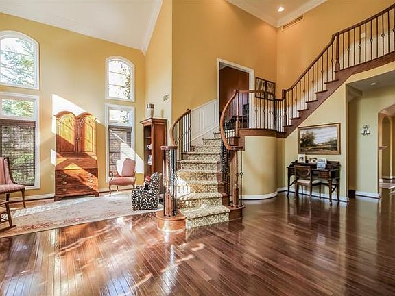 2nd image of 8242 Chatham Dr #40