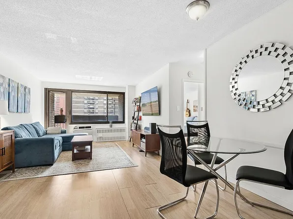 90 Gold St APT 24B, New York, NY 10038