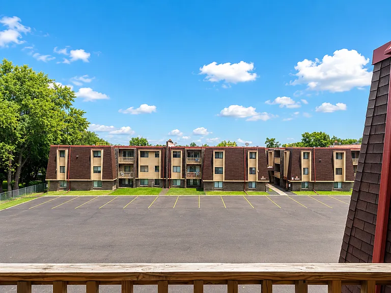 Hazelwood Apartments — Photo 2