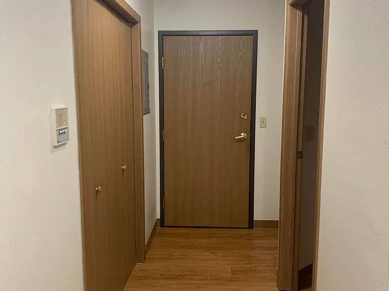 Dakota E & W Apartments — Photo 37