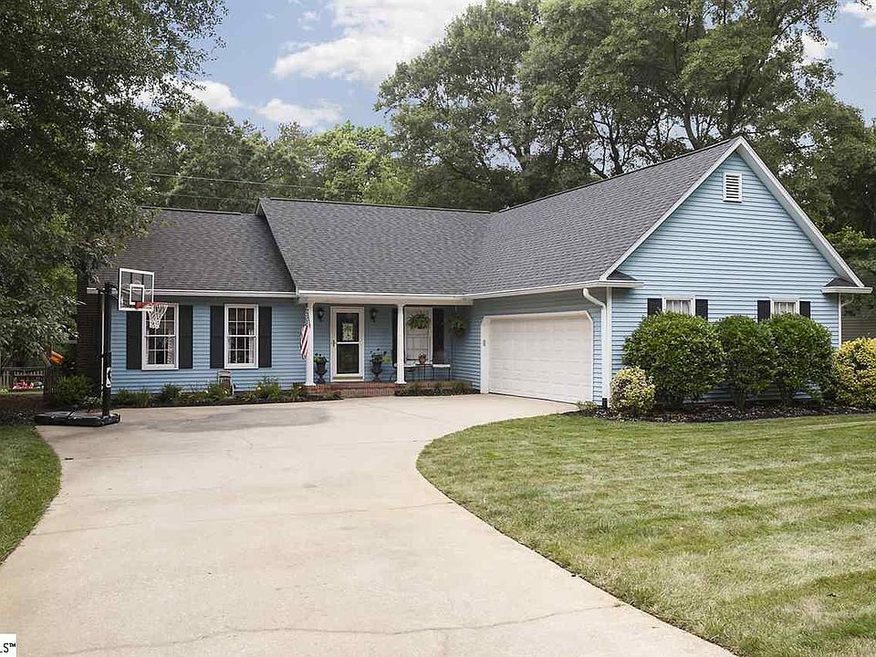 1st image of 120 Bendingwood Cir