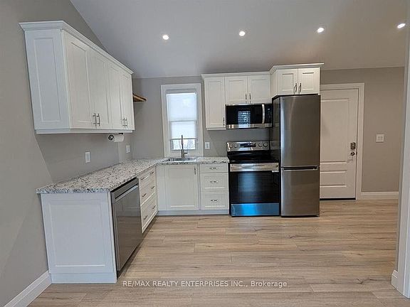5th image of 1093 Gallagher Rd #A
