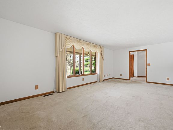 5th image of 5331 E Woodruff Dr