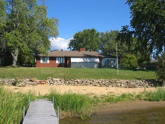 2nd image of 3818 Peninsula Dr