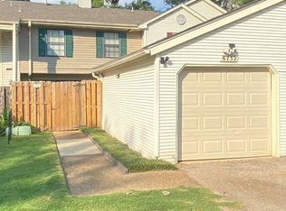 6732 Racquet Club Dr, Memphis, TN 38119