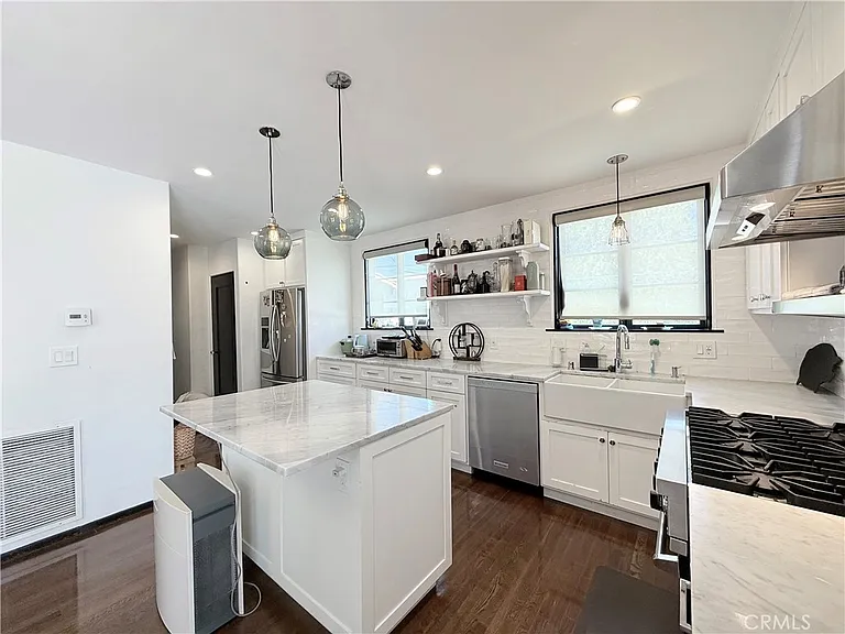 580 S Berkeley Ave — Photo 9