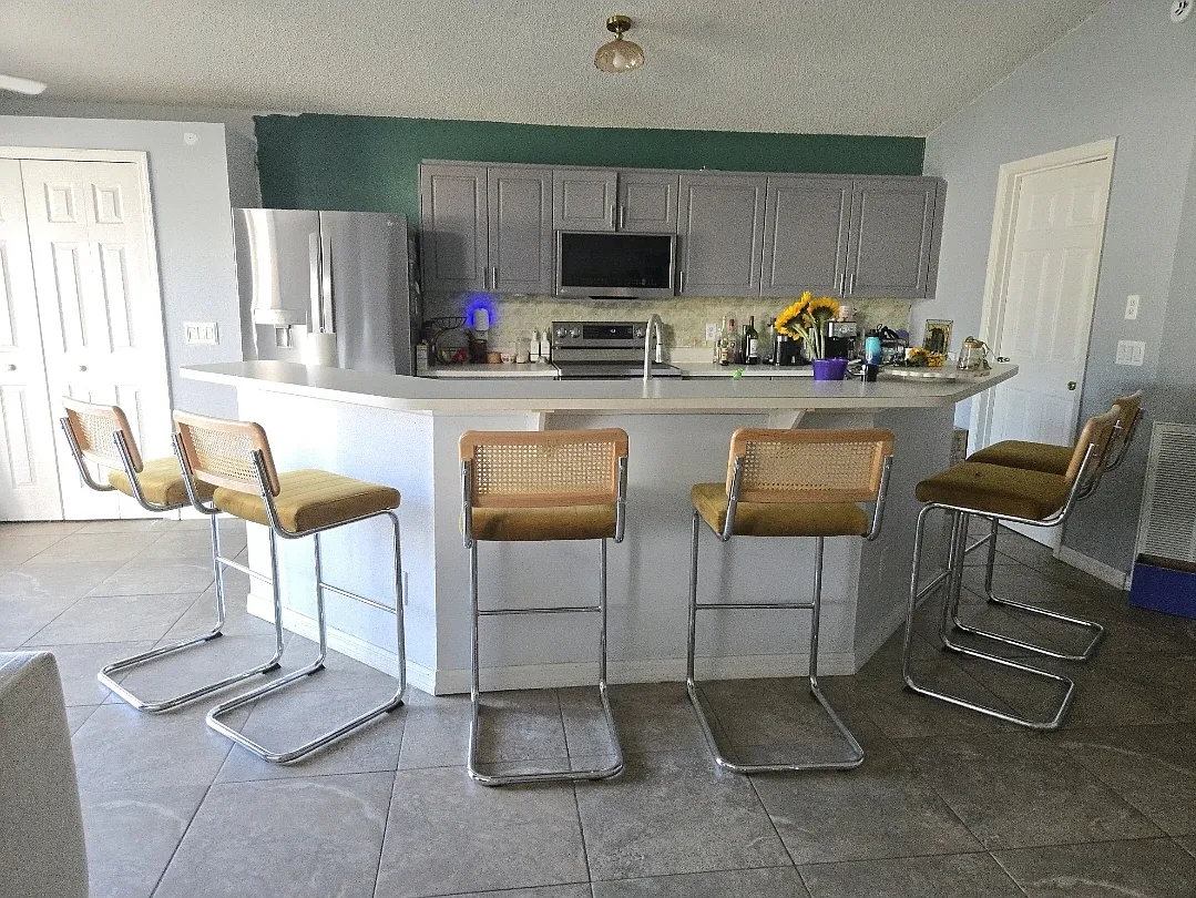 3 bed, 1612 sqft, $2,400 — Photo 4