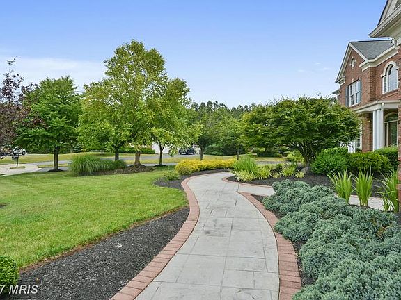 2nd image of 15057 Sawgrass Pl