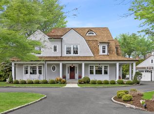 45 Willow Rd, Riverside, CT 06878