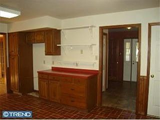 3rd image of 36 Walnut Dr