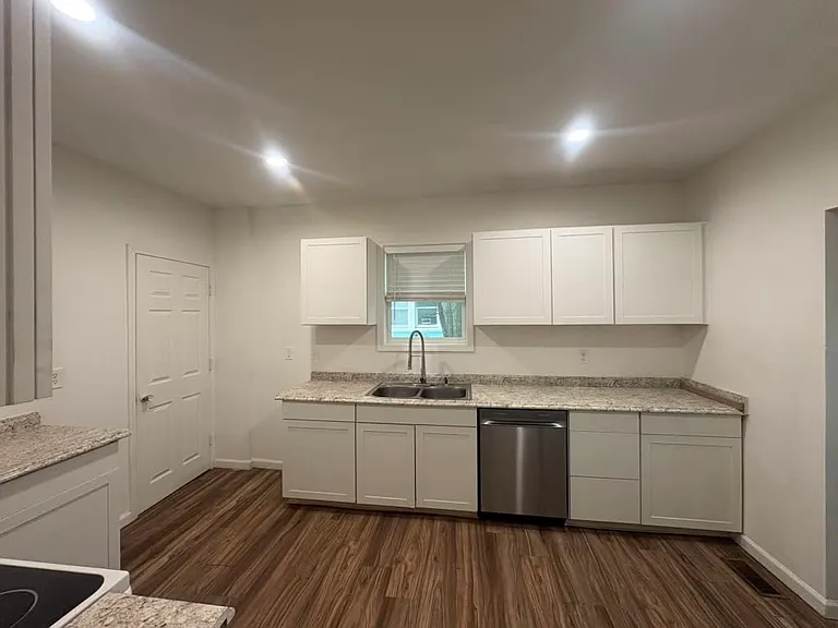 2857 Indianapolis Ave — Photo 9