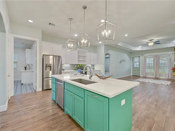 4022 Brownway Dr, College Station, TX 77845