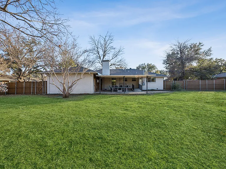 1729 14th Pl — Photo 30