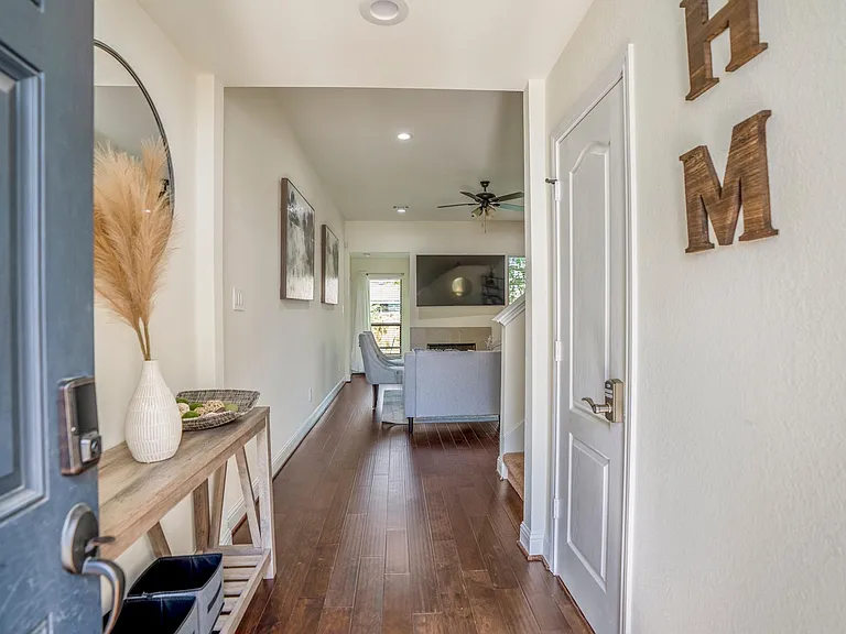 7122 Conley St — Photo 5