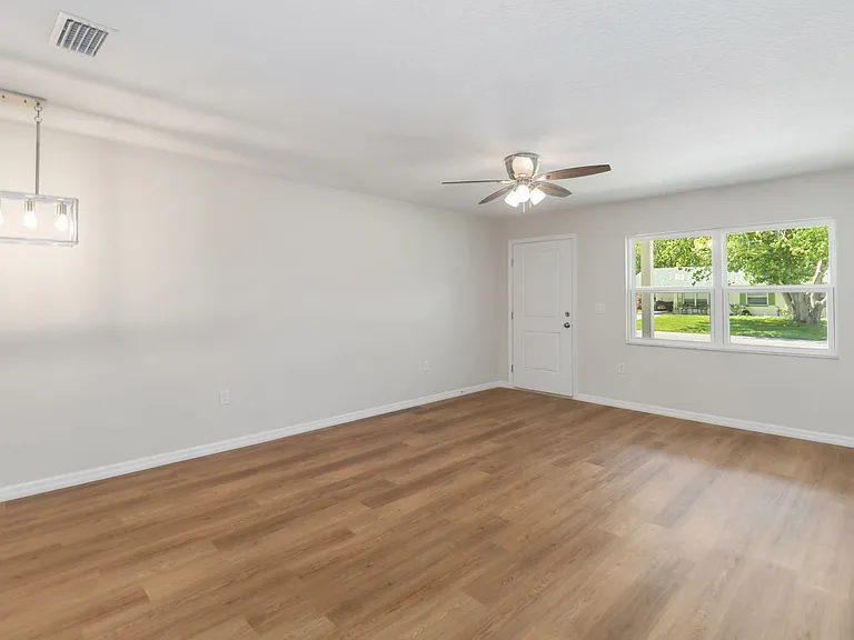 217 Montana Ave — Photo 7