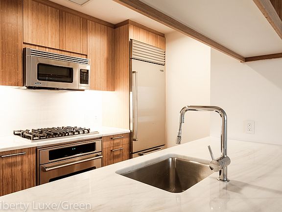 5th image of 200 E End Ave #15C