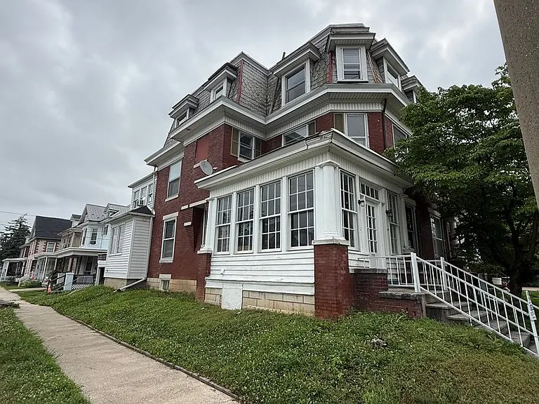 49 W Commerce St — Photo 50