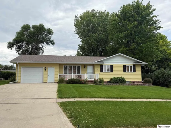 102 W Ken Miller Cir, Hartington, NE 68739