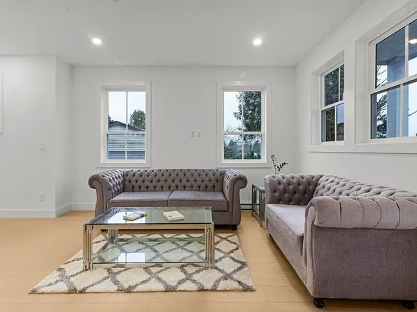 2360 Crescent Way #2, Abbotsford, BC V2S 3M2