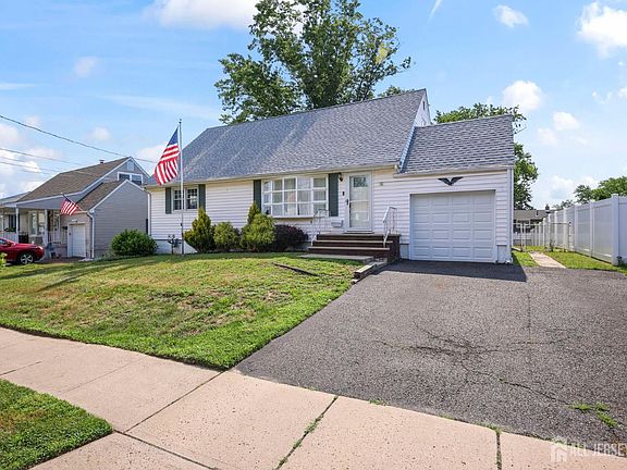 2nd image of 16 Mercury Cir