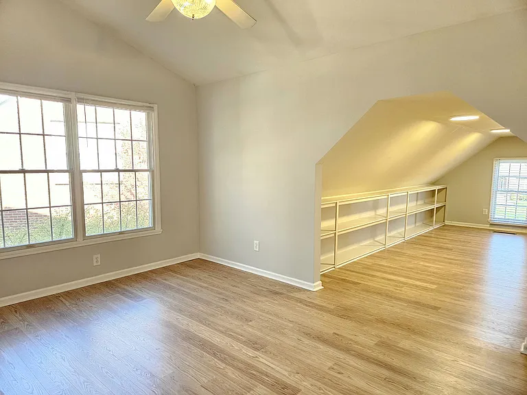 2216 Burns Ct — Photo 23
