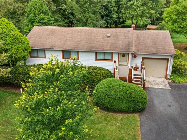 260 Friendship Rd, Cranbury, NJ 08512