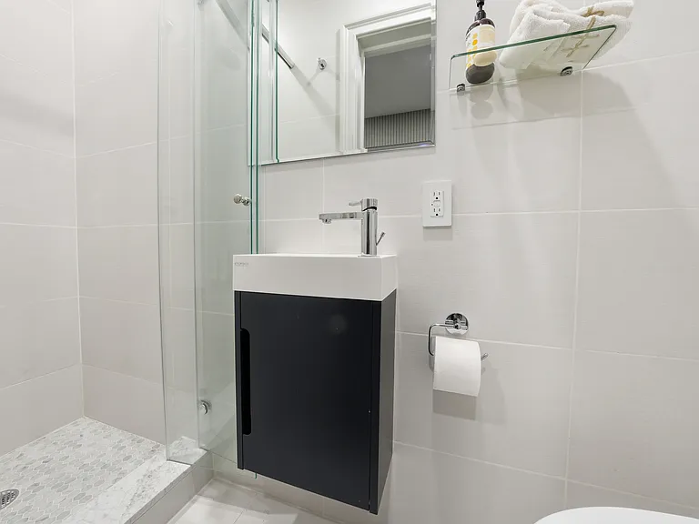 50 E 72nd St #10B — Photo 18